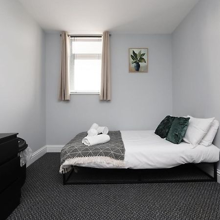 En-Suite Double Rooms, Smart Tv Comfy Style ラネリー エクステリア 写真