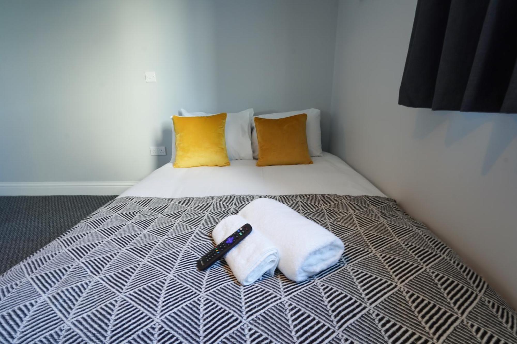 En-Suite Double Rooms, Smart Tv Comfy Style ラネリー エクステリア 写真