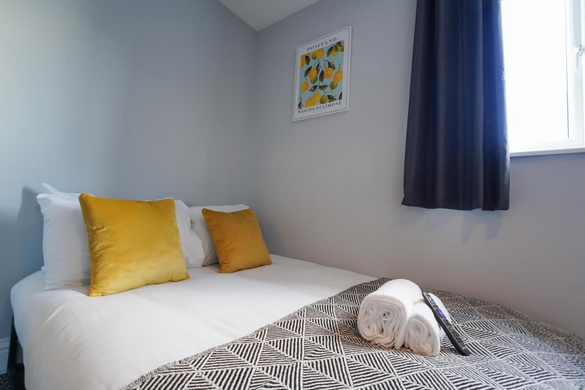 En-Suite Double Rooms, Smart Tv Comfy Style ラネリー エクステリア 写真