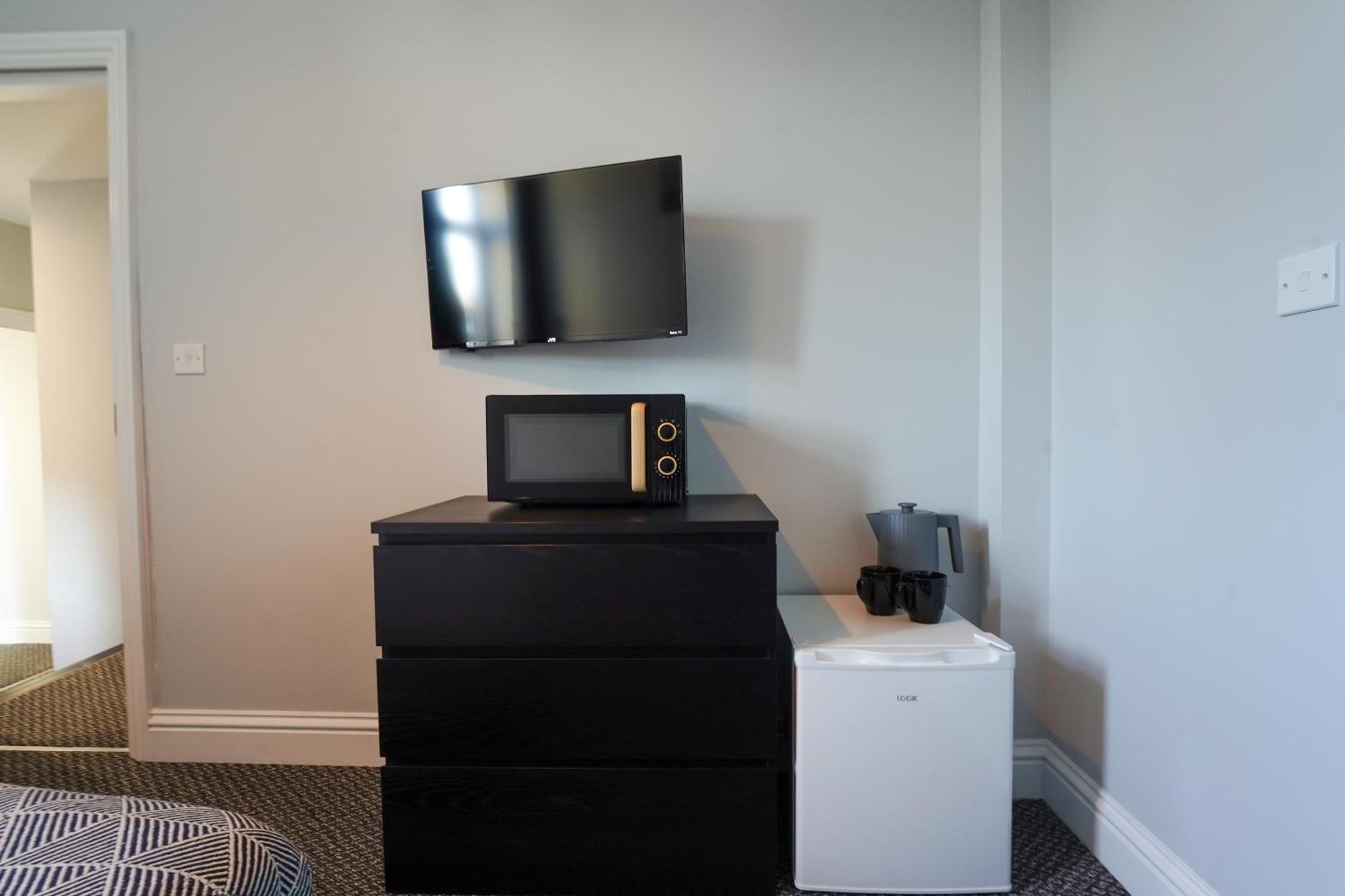 En-Suite Double Rooms, Smart Tv Comfy Style ラネリー エクステリア 写真