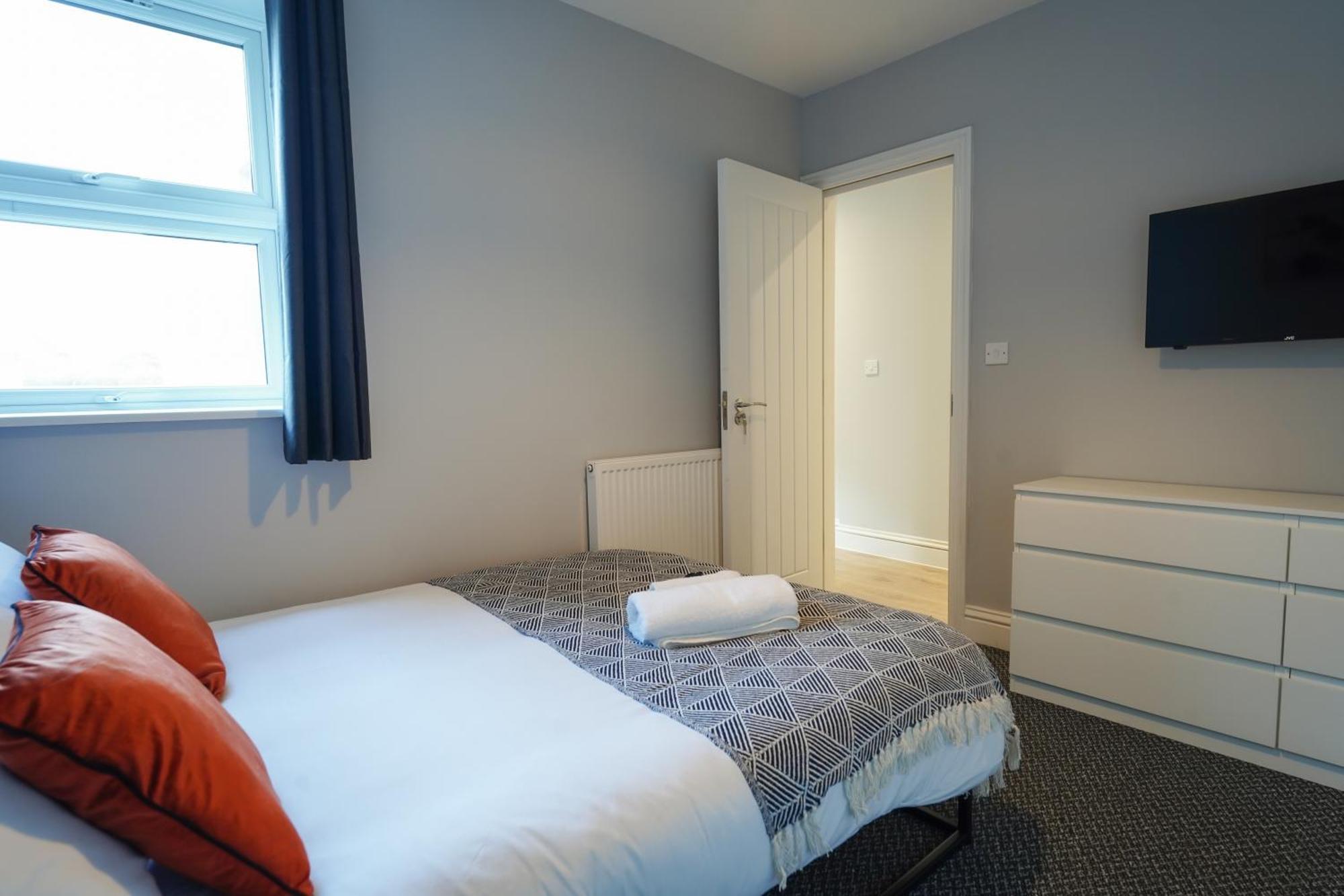 En-Suite Double Rooms, Smart Tv Comfy Style ラネリー エクステリア 写真