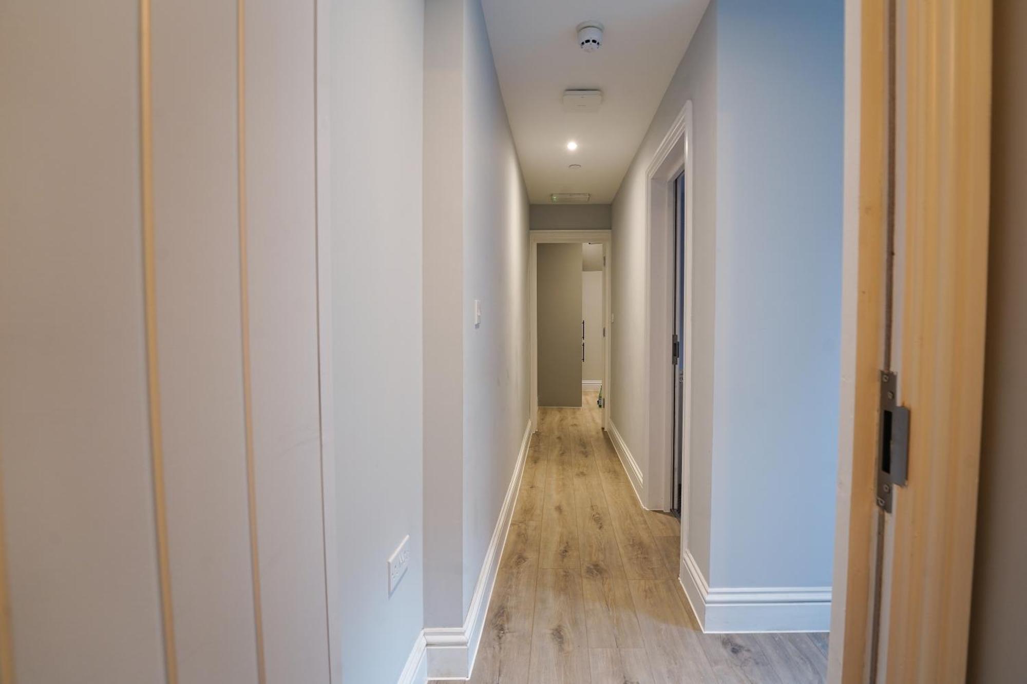 En-Suite Double Rooms, Smart Tv Comfy Style ラネリー エクステリア 写真