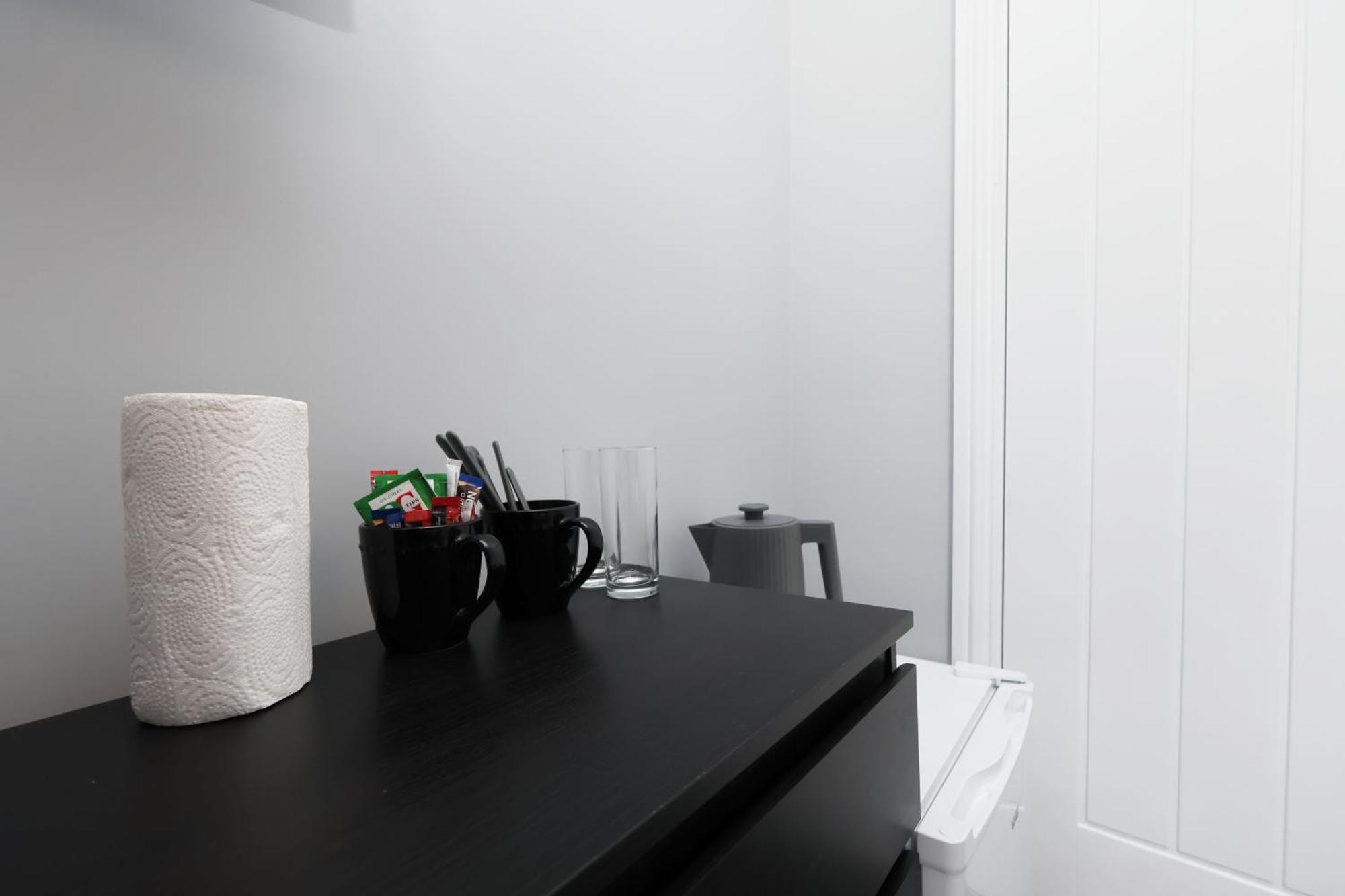 En-Suite Double Rooms, Smart Tv Comfy Style ラネリー エクステリア 写真