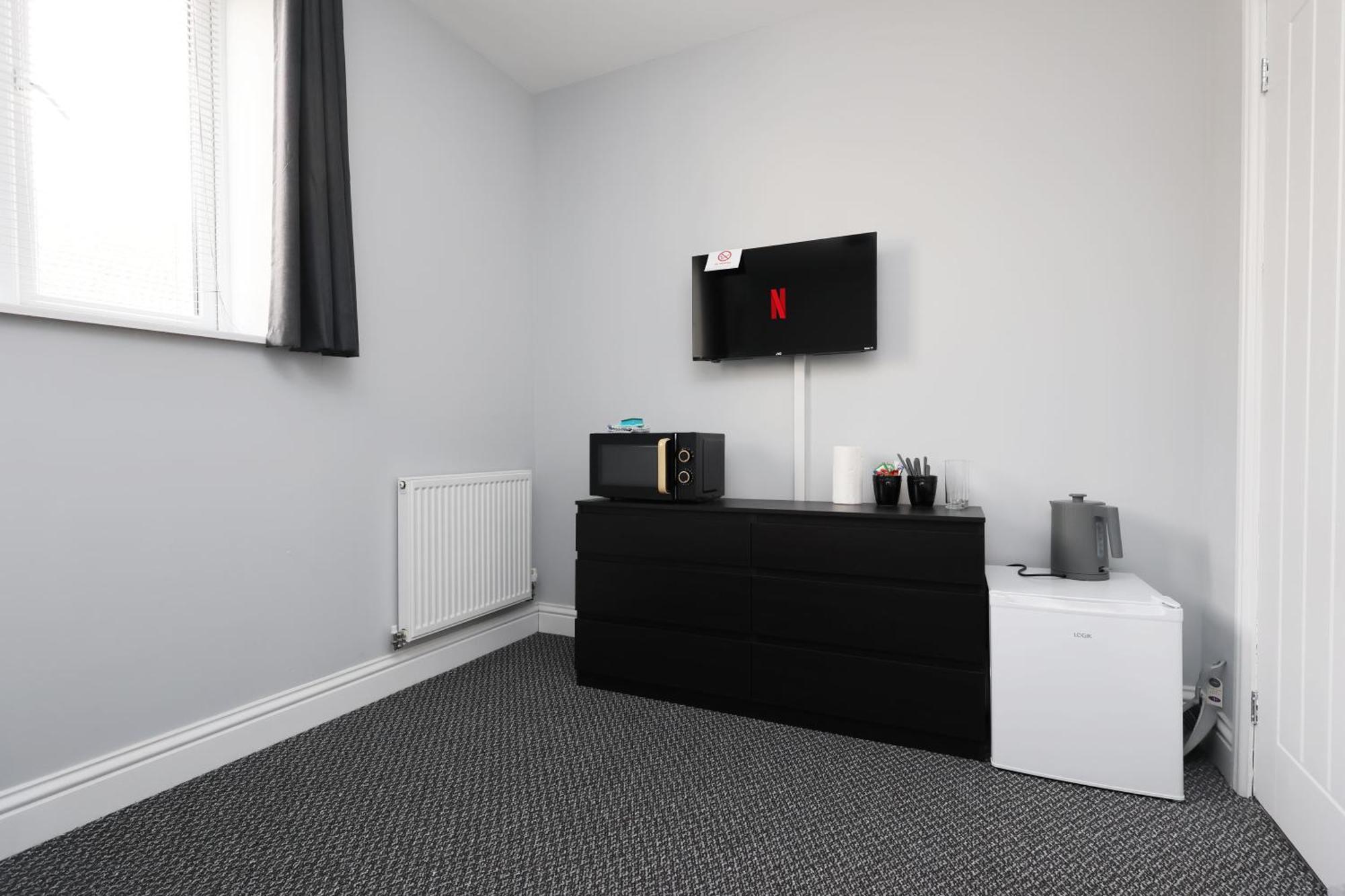 En-Suite Double Rooms, Smart Tv Comfy Style ラネリー エクステリア 写真