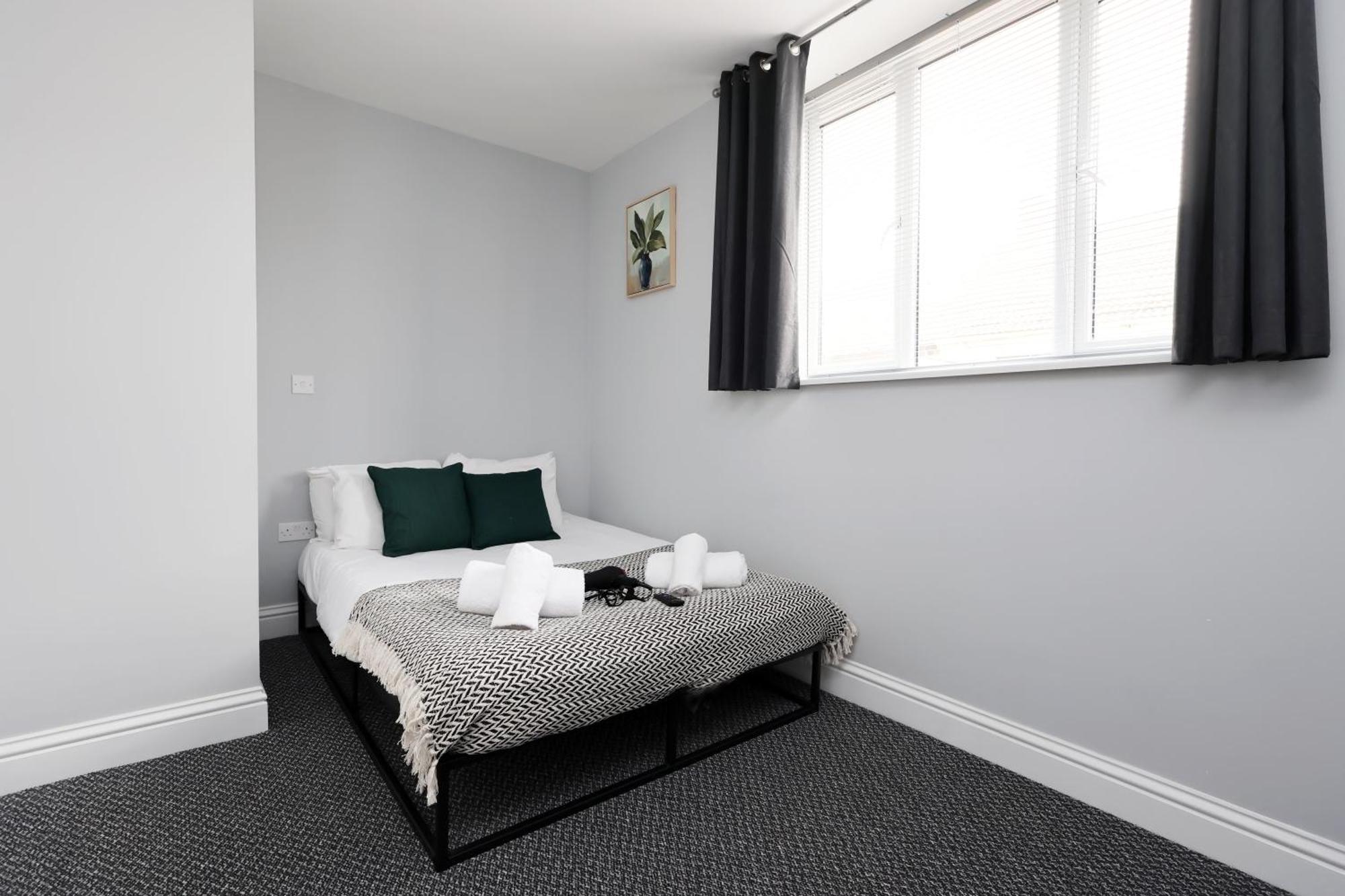 En-Suite Double Rooms, Smart Tv Comfy Style ラネリー エクステリア 写真