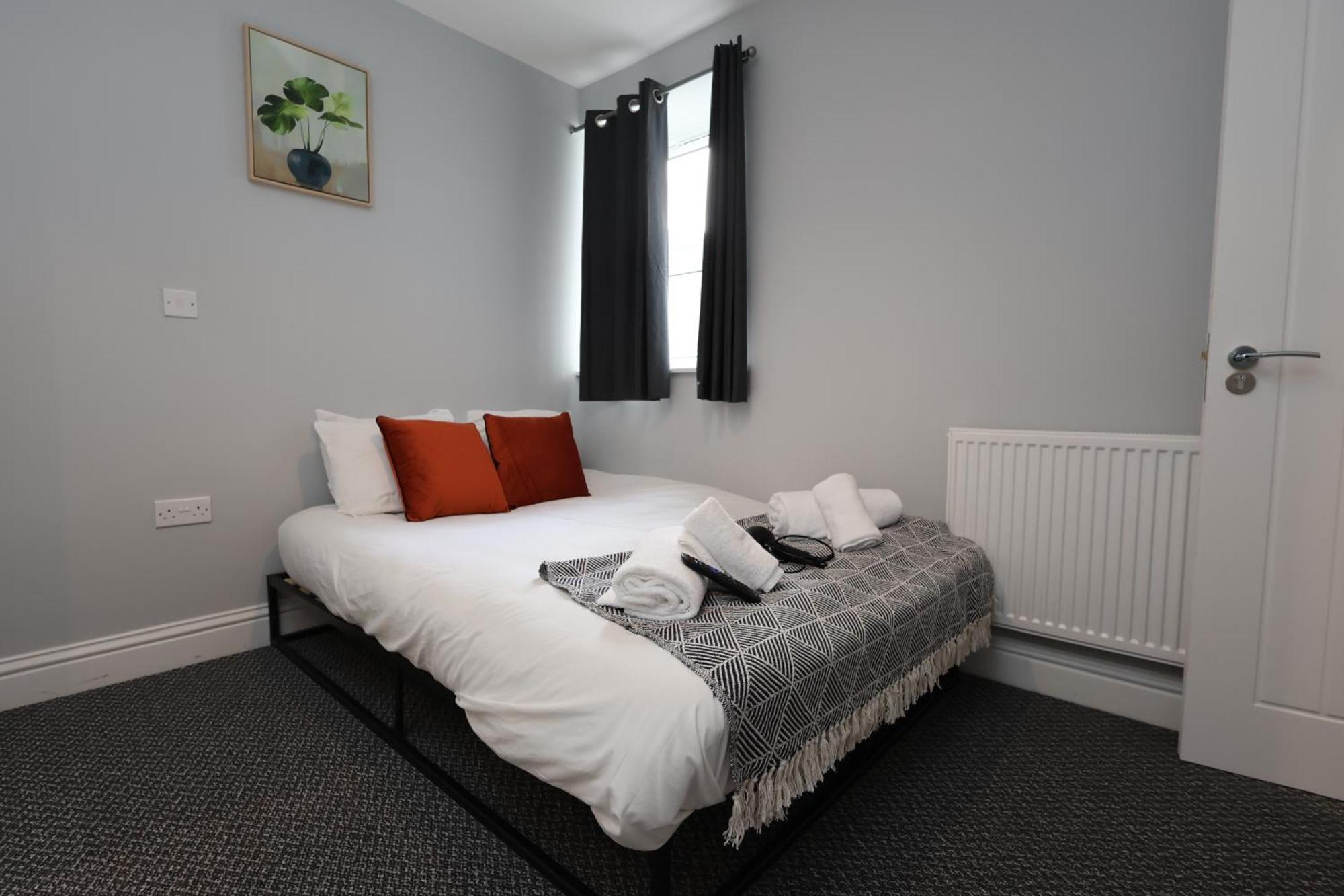 En-Suite Double Rooms, Smart Tv Comfy Style ラネリー エクステリア 写真