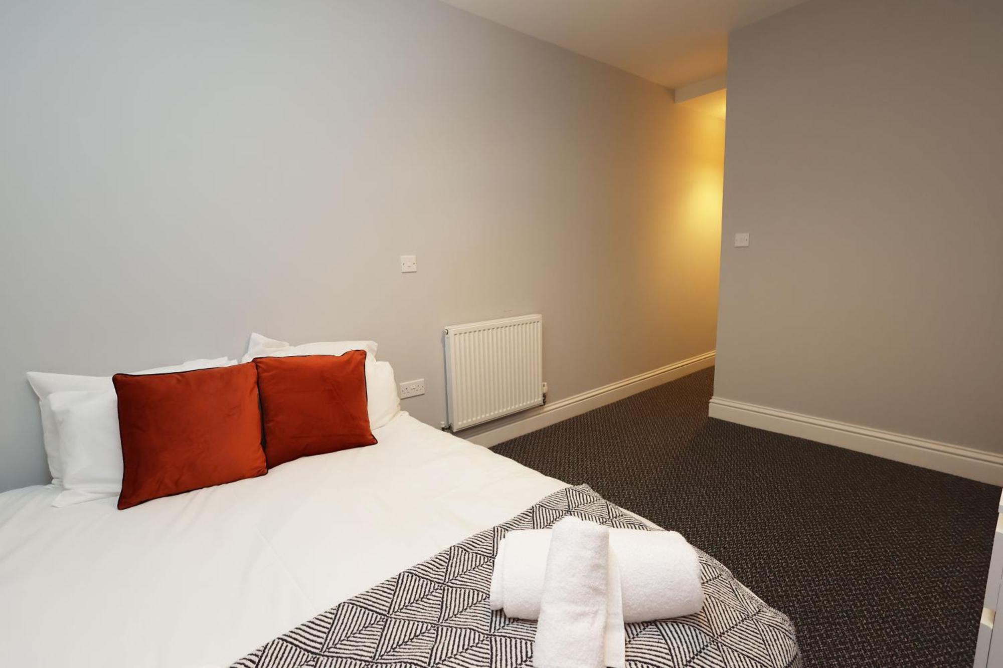 En-Suite Double Rooms, Smart Tv Comfy Style ラネリー エクステリア 写真