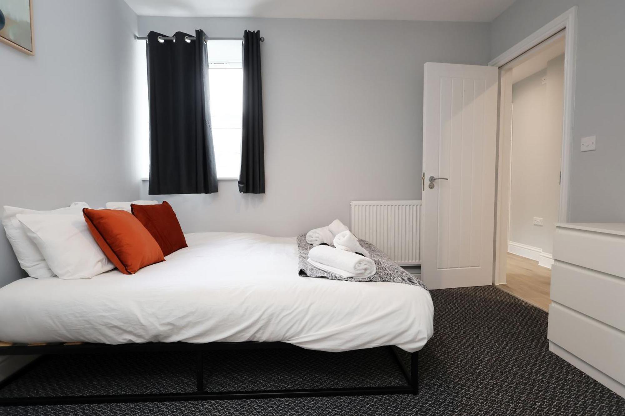 En-Suite Double Rooms, Smart Tv Comfy Style ラネリー エクステリア 写真